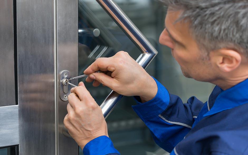 changer une serrure porte d'entrée Le Vésinet