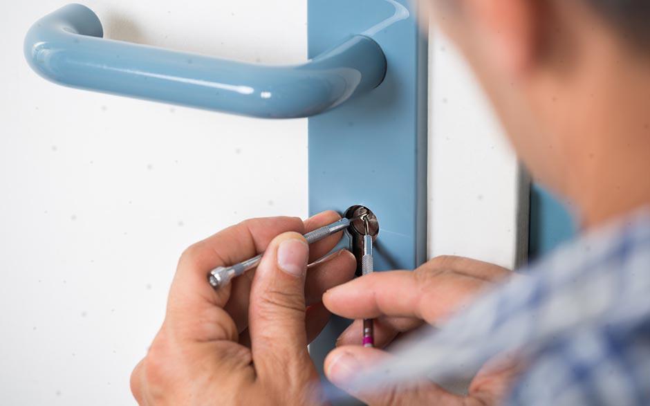 changer une serrure porte d'entrée Le Vésinet